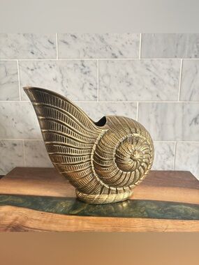 Vintage 6.25” Brass Nautilus Seashell Planter
